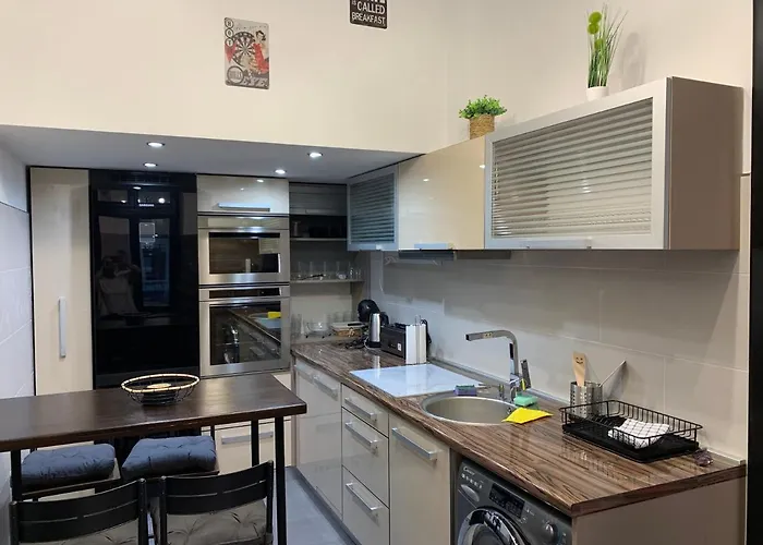 Apartment Akacfaapartman *